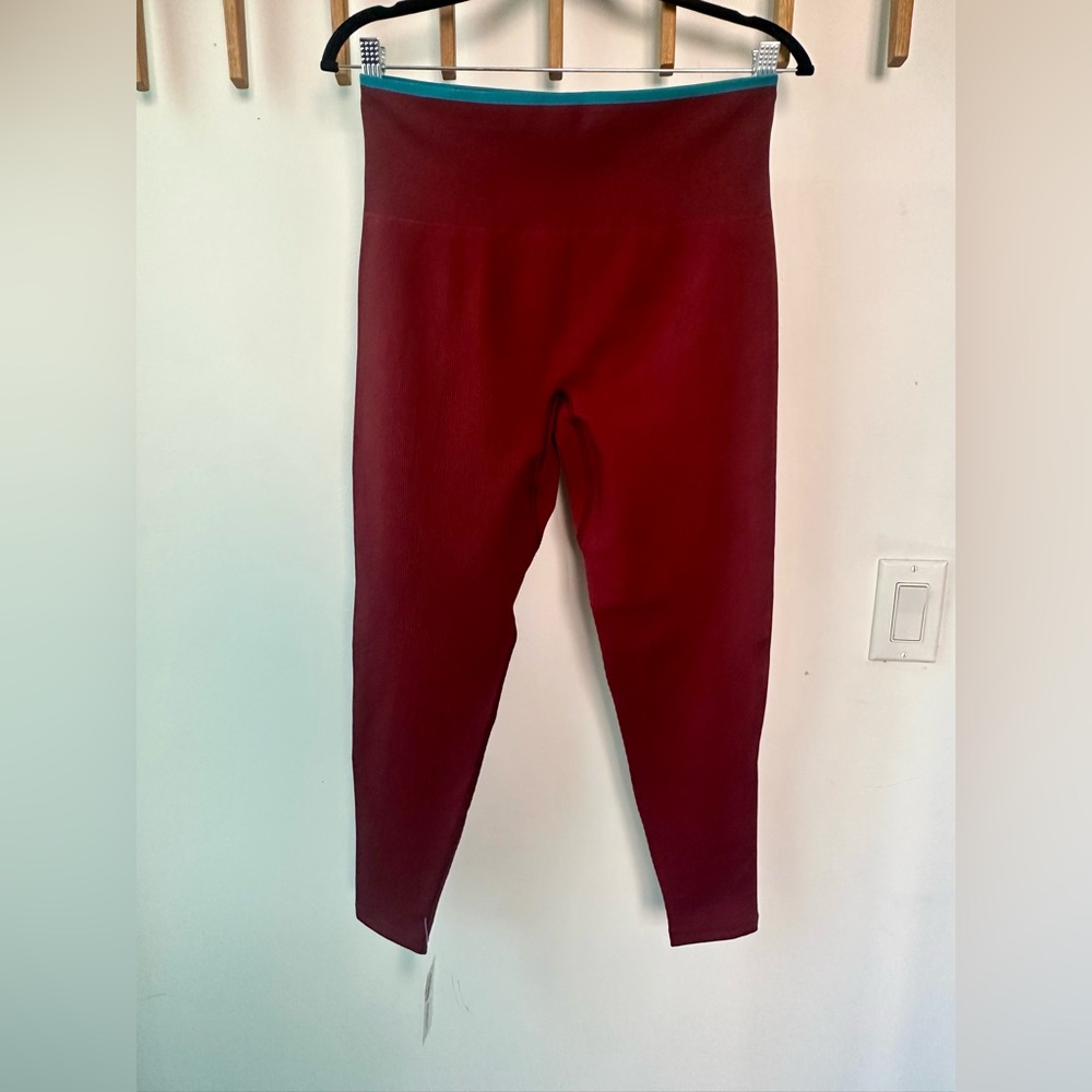 Outdoor Voices SeamlessRib 7/8 Leggings, Shiraz